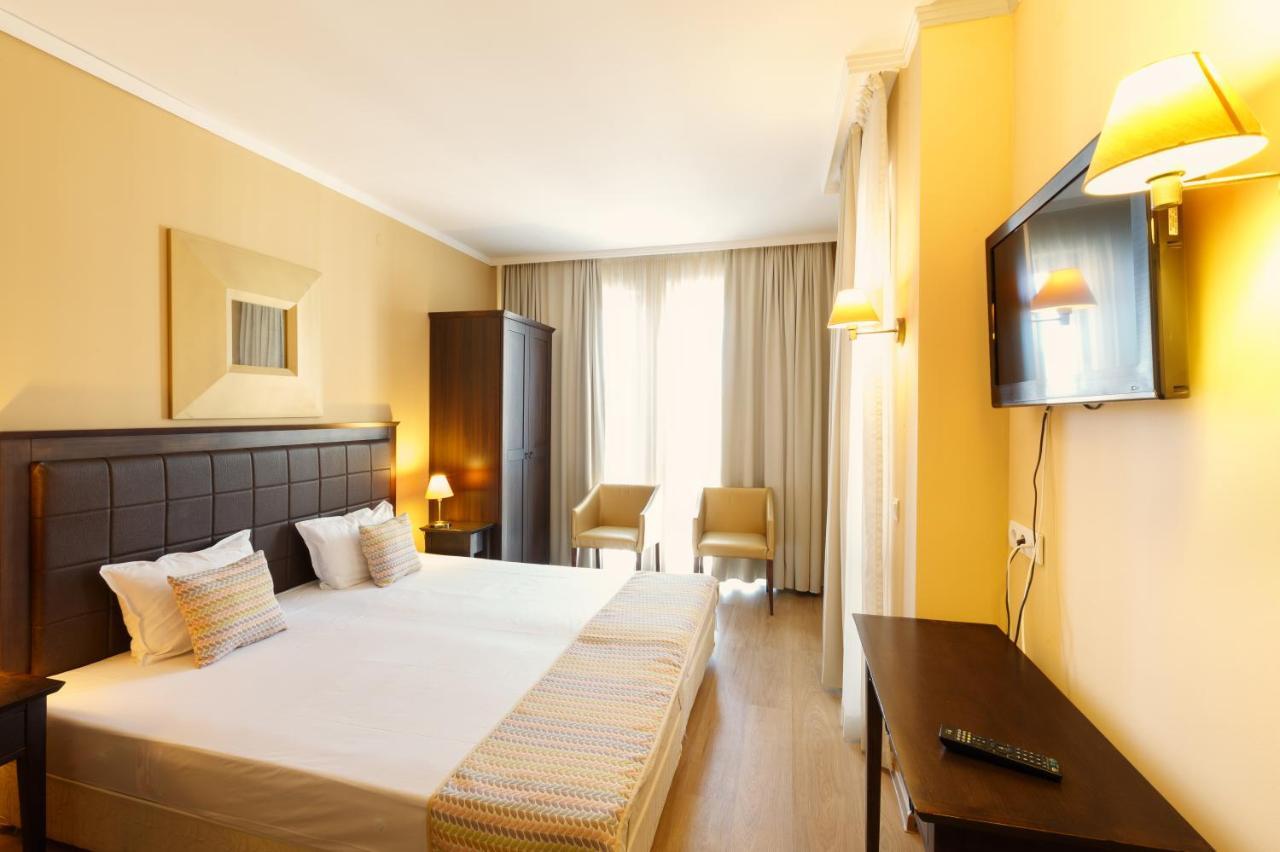 Royal Beach Apartment Barcello B Pantai Sunny Bagian luar foto
