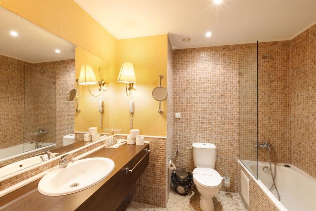 Royal Beach Apartment Barcello B Pantai Sunny Bagian luar foto